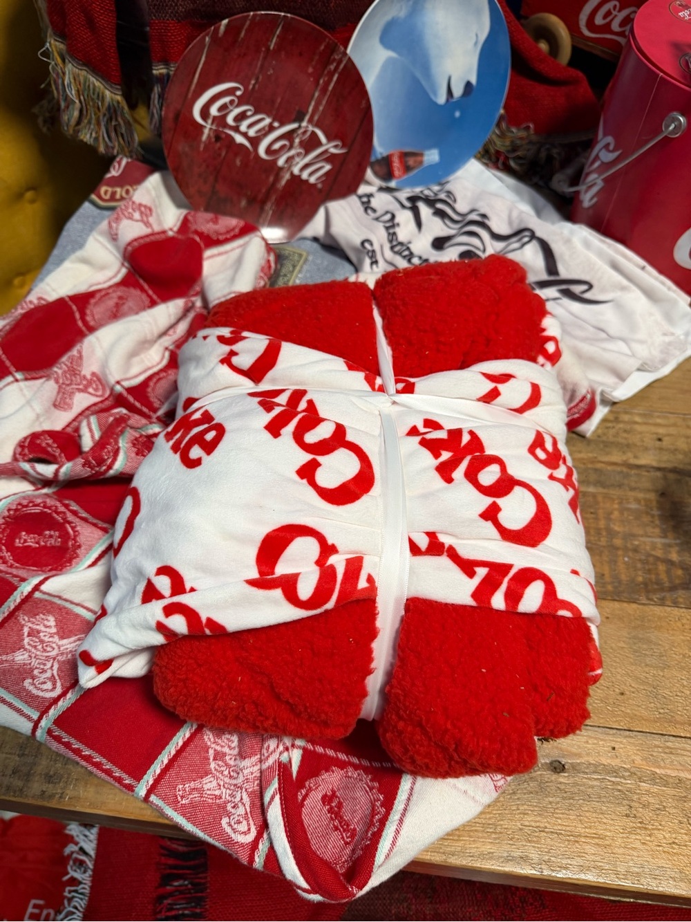 Coca-Cola Bundle - Picture 7 of 12